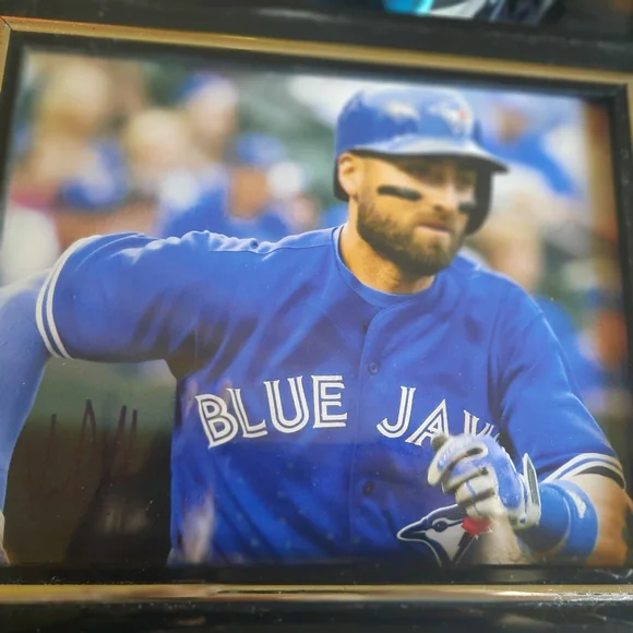 AUTOGRAPHED SPORTS - Picture 2 of 9